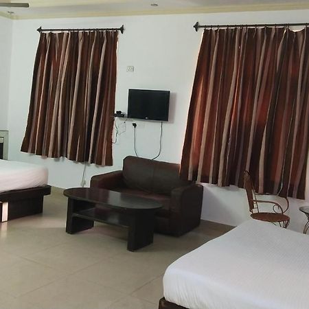 Fabhotel Prashant Palace Mysore Eksteriør billede